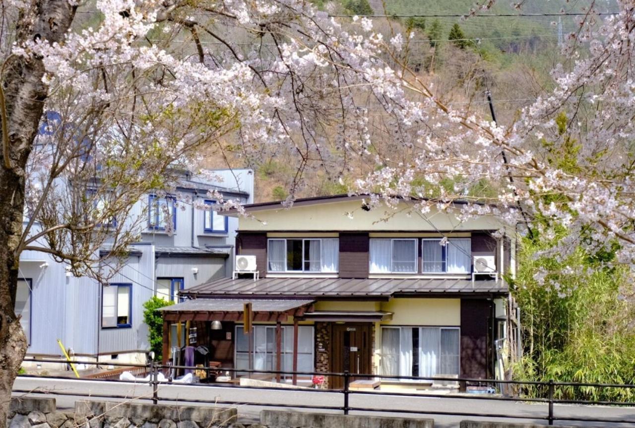 Villa Fuji Irodori Fujiyoshida Exterior photo